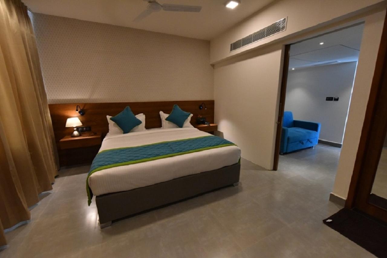 Vivid A Boutique Hotel Tiruchirappalli Exterior foto