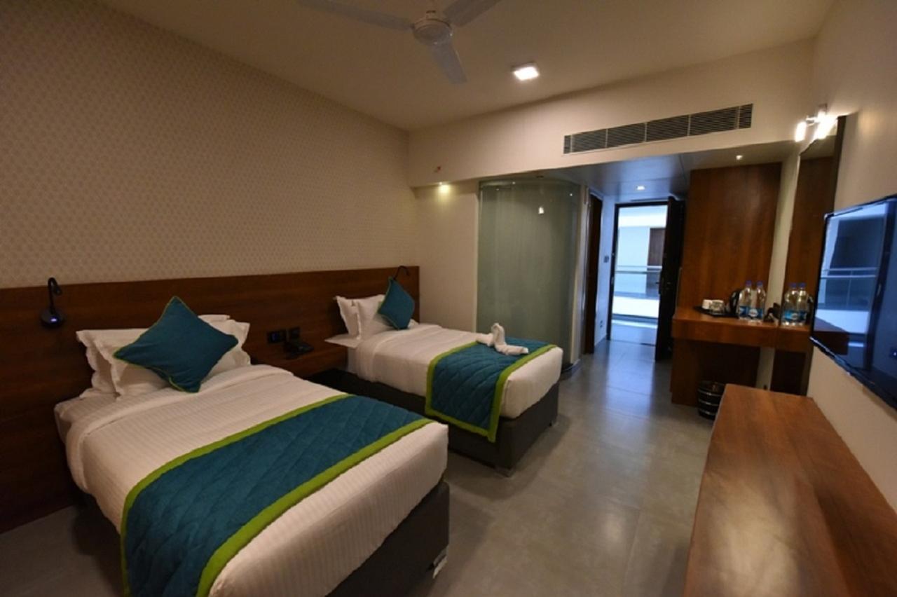 Vivid A Boutique Hotel Tiruchirappalli Exterior foto